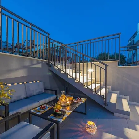 Villa Seaview With Pool - Apartment Cotton Trogir Exterior photo