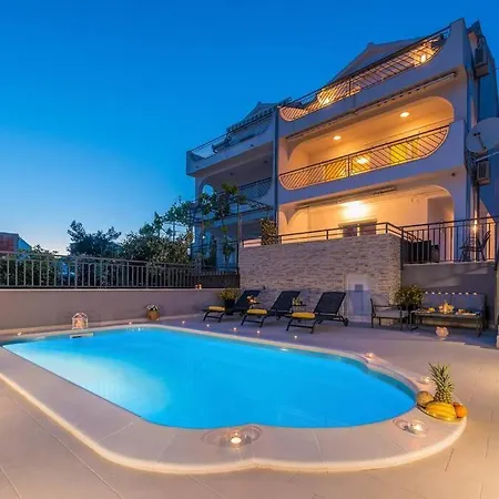 Villa Seaview With Pool - Apartment Cotton Trogir Exterior photo