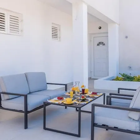 Villa Seaview With Pool - Apartment Cotton Trogir Exterior photo