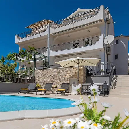 Villa Seaview With Pool - Apartment Cotton Trogir Exterior photo