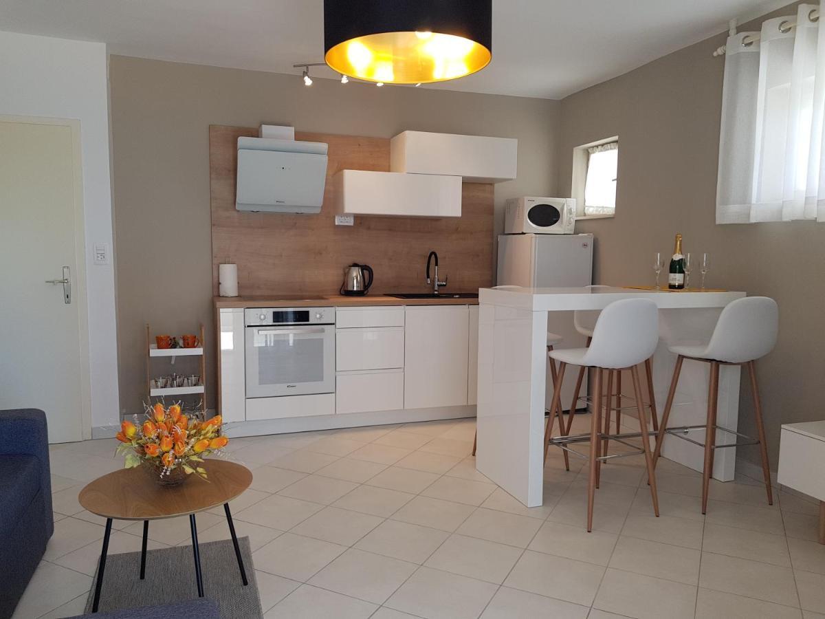 Seaview With Pool - Cotton Apartment Trogir